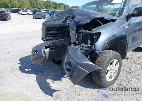 2007 Toyota Tundra Base 5.7L V8 z USA, uszkodzony, nr VIN 5TFJV52117X002172